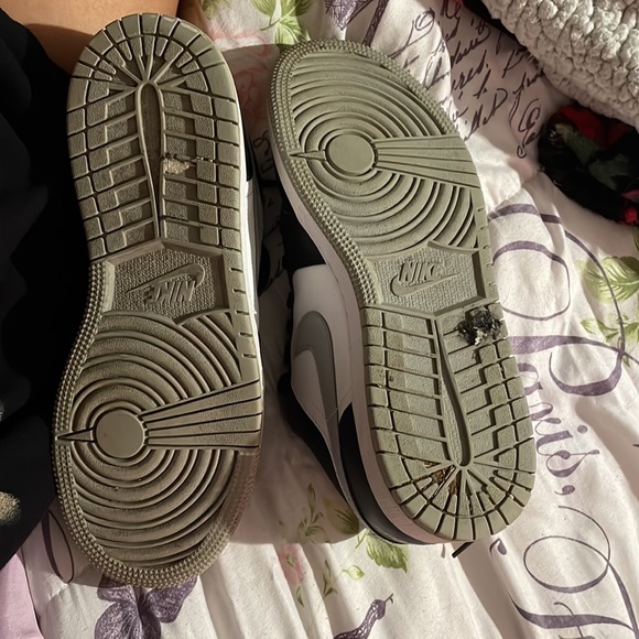 Air Jordan 1 Low black grey color way - Picture 5 of 5